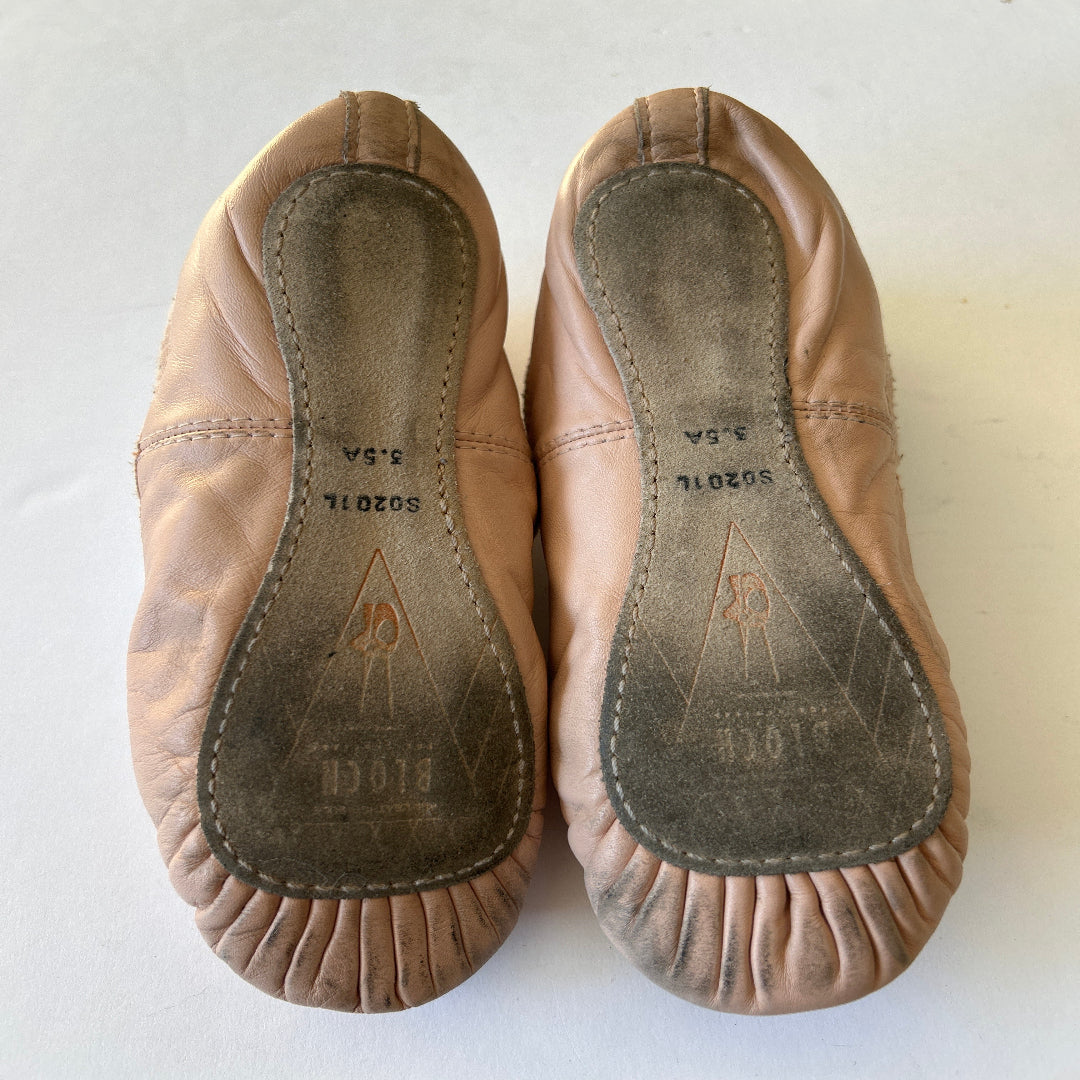 Bottom view of a pair of full sole Bloch ballet shoes 