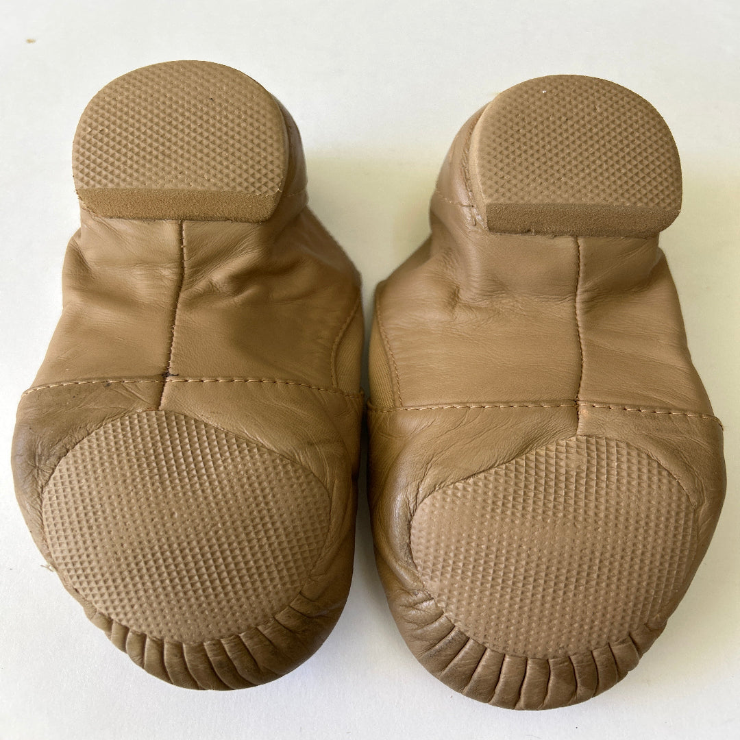 Bloch Tan Jazz Shoes in child size 13 - Second hand