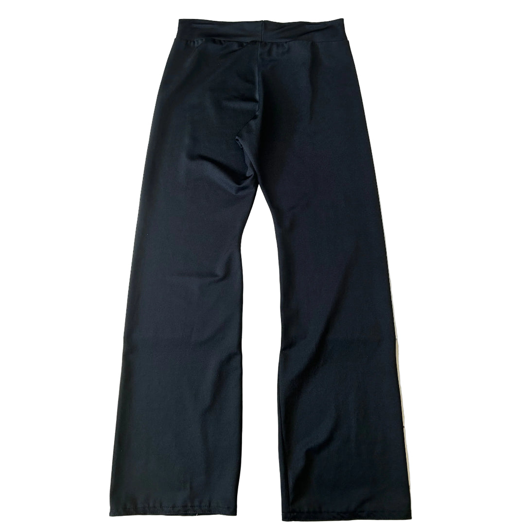 A pair of black sleek leggings 