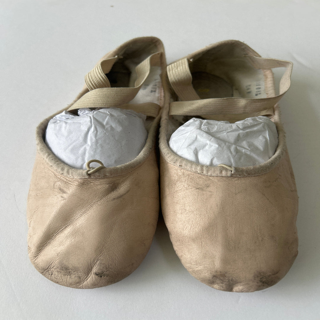 Pair of Second Hand Bloch Ballet Shoes in size 5.5B