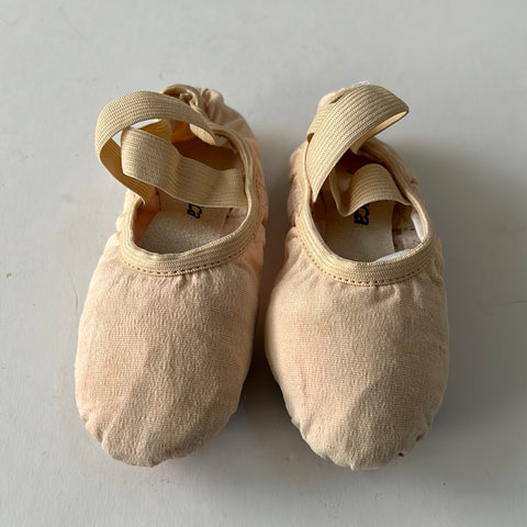 So Danca Split Sole Canvas Ballet Shoes (Child size 13)- Second Hand