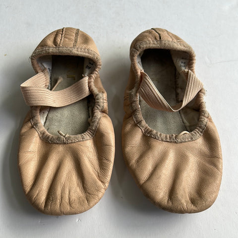 Bloch Full Sole Leather Ballet Shoes (Child size 11B) - Second Hand