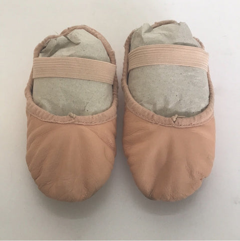 Bloch Full Sole Leather Ballet Shoes (Child size 9D) - Second Hand